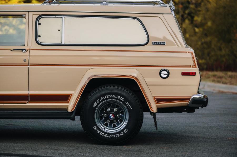 Детали экстерьера Jeep Cherokee Laredo (SJ) 1983 года  (фото 22 из 78)